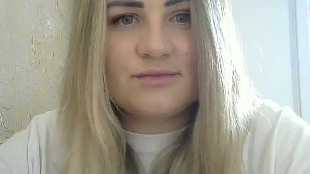 Snapshot of Honeydew-Waves chatting on June 16, 6:49 am Honeydew-Waves online show from June 16, 6:49 am