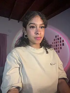 Snapshot of Arteatenea__ chatting on December 15, 3:34 am Arteatenea online show from December 15, 3:34 am