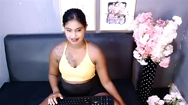 Littleindianmilf online show from February 25, 11:19 am
