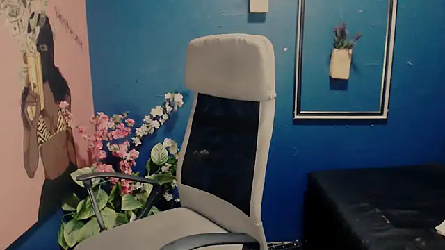 Littleindianmilf online show from September 29, 9:58 am