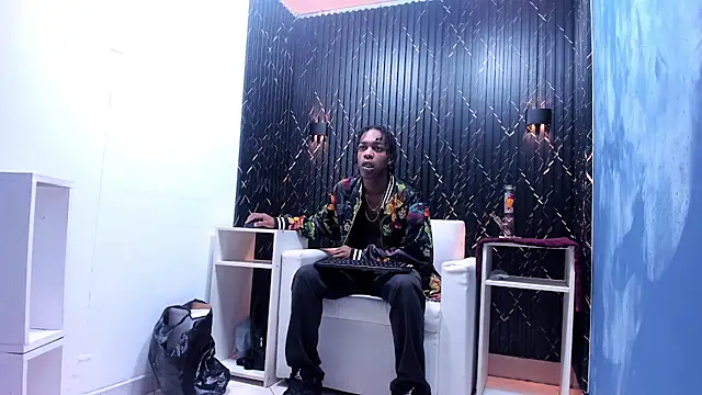 LarryCollin online show from February 12, 3:18 am