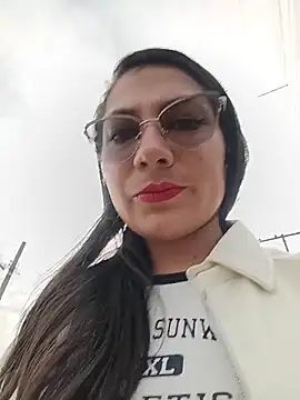 Snapshot of VALERY-03_ chatting on May 28, 9:01 pm VALERY-03 online show from May 28, 9:01 pm