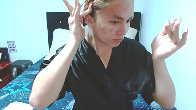 Snapshot of giuliana_andrade chatting on November 6, 12:55 am giuliana andrade online show from November 6, 12:55 am