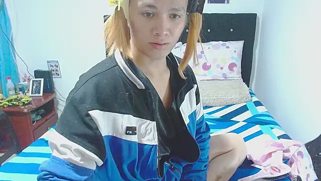 Snapshot of giuliana_andrade chatting on November 10, 11:37 pm giuliana andrade online show from November 10, 11:37 pm