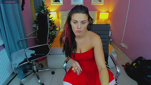 Snapshot of EricaAndPenelopa chatting on December 28, 5:33 am EricaAndPenelopa online show from December 28, 5:33 am