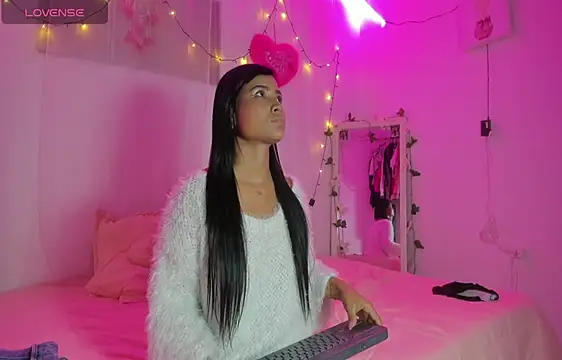 catalina and roger online show from February 22, 3:12 am