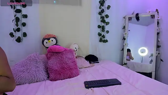 catalina and roger online show from September 25, 8:34 pm