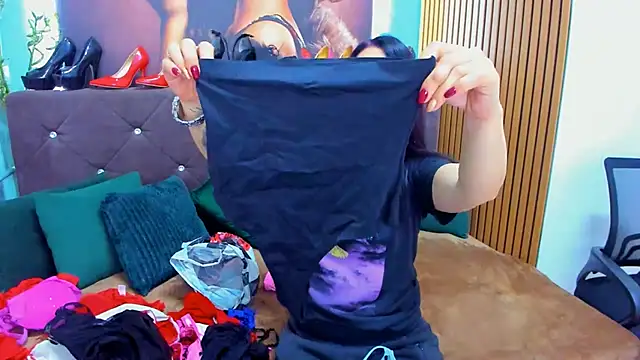 LauraSin online show from October 5, 3:38 am