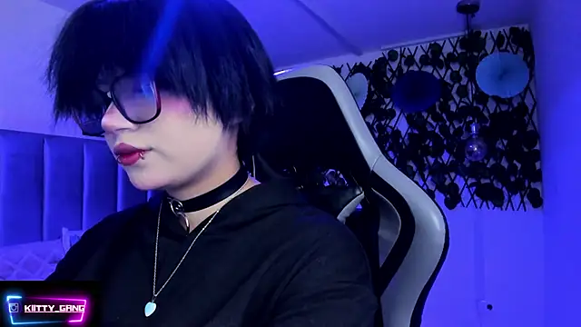 Kitty Gang online show from March 12, 2:18 am