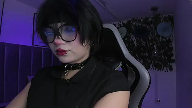 Snapshot of Kitty_Gang chatting on May 13, 1:25 am Kitty Gang online show from May 13, 1:25 am