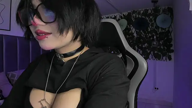 Snapshot of Kitty_Gang chatting on June 2, 12:34 am Kitty Gang online show from June 2, 12:34 am