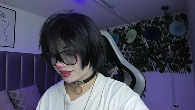 Snapshot of Kitty_Gang chatting on June 3, 1:19 am Kitty Gang online show from June 3, 1:19 am