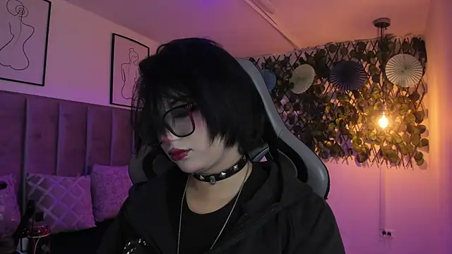 Snapshot of Kitty_Gang chatting on June 6, 1:32 am Kitty Gang online show from June 6, 1:32 am