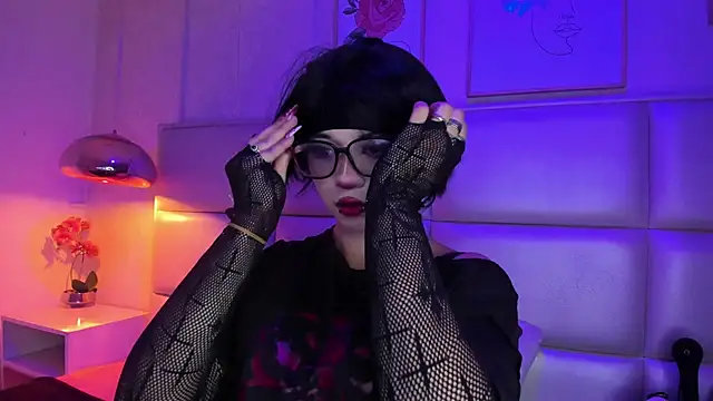 Snapshot of Kitty_Gang chatting on June 8, 10:54 pm Kitty Gang online show from June 8, 10:54 pm
