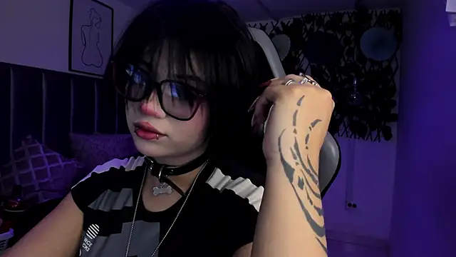 Snapshot of Kitty_Gang chatting on June 17, 1:30 am Kitty Gang online show from June 17, 1:30 am