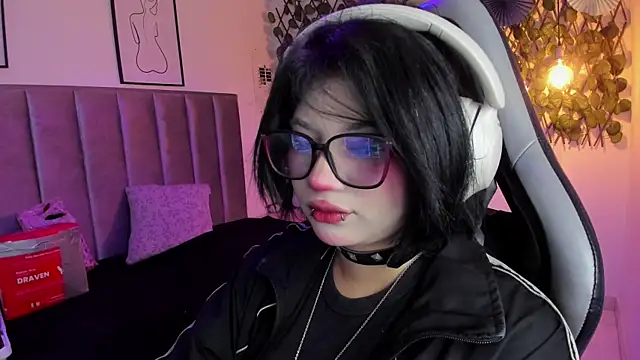Snapshot of Kitty_Gang chatting on August 6, 12:45 am Kitty Gang online show from August 6, 12:45 am
