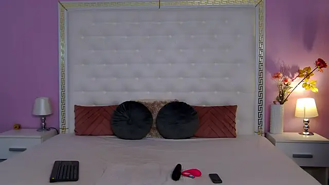 Lenna Paul online show from July 22, 4:26 am