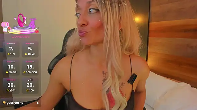 emma collson online show from October 28, 2:37 am