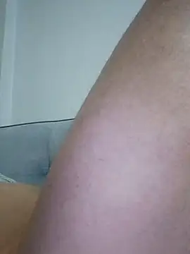 Snapshot of 510915asi chatting on February 9, 4:18 pm 510915asi online show from February 9, 4:18 pm