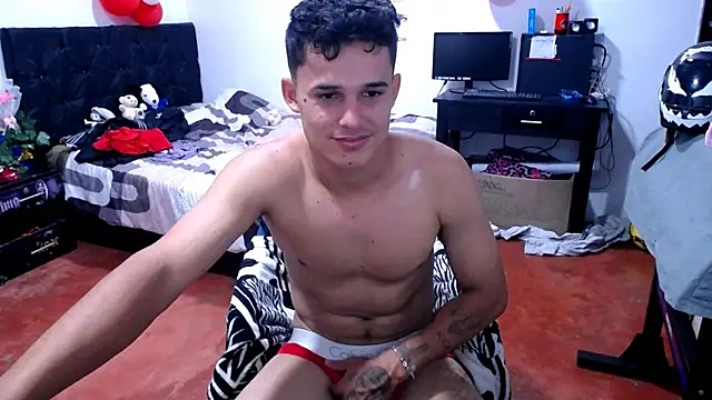 Snapshot of freddy_romas chatting on May 16, 12:51 am freddy romas online show from May 16, 12:51 am
