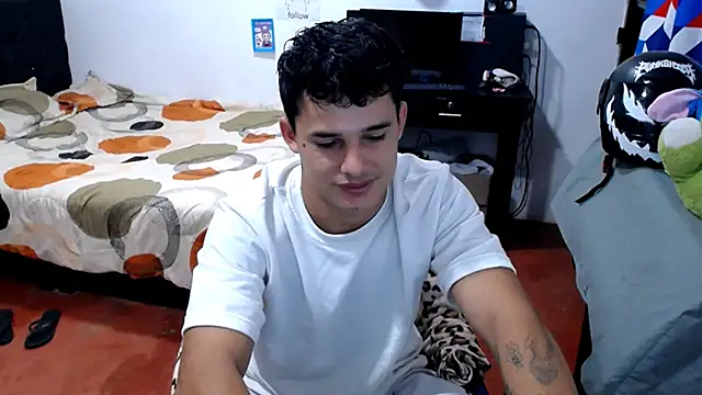 Snapshot of freddy_romas chatting on June 6, 5:50 pm freddy romas online show from June 6, 5:50 pm