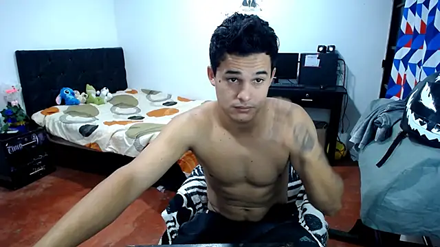 Snapshot of freddy_romas chatting on June 27, 1:17 pm freddy romas online show from June 27, 1:17 pm