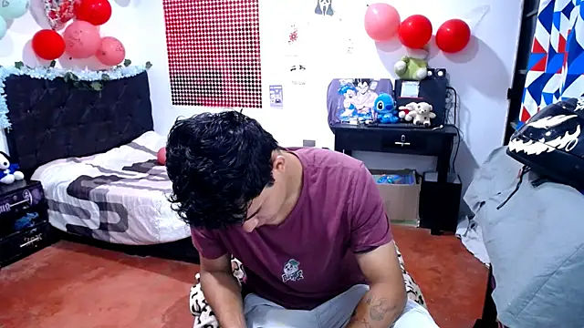 Snapshot of freddy_romas chatting on July 27, 1:18 pm freddy romas online show from July 27, 1:18 pm