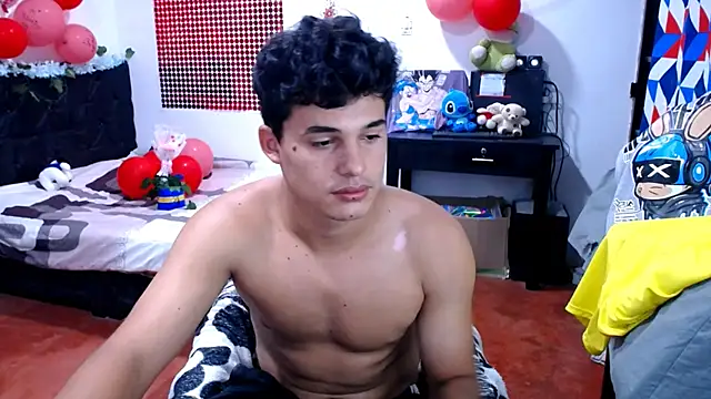 Snapshot of freddy_romas chatting on July 29, 2:04 pm freddy romas online show from July 29, 2:04 pm