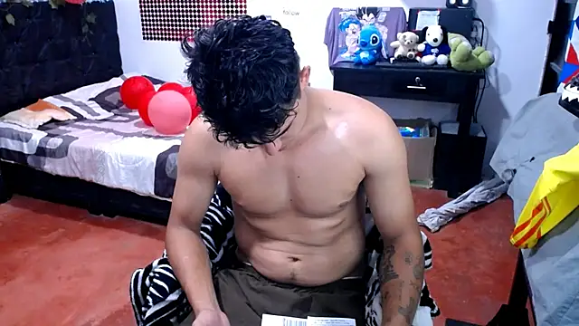 Snapshot of freddy_romas chatting on August 1, 5:12 pm freddy romas online show from August 1, 5:12 pm