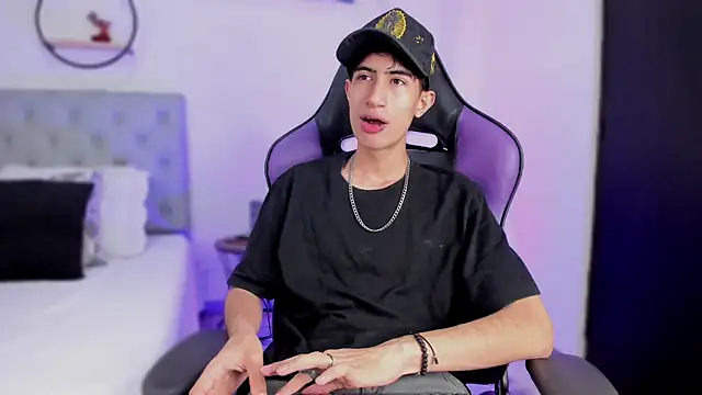 novaybrian online show from February 2, 4:48 am