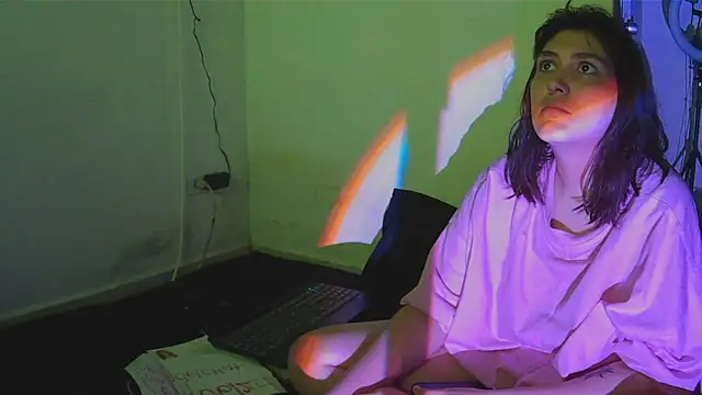 Snapshot of soysara15 chatting on June 5, 10:32 am soysara15 online show from June 5, 10:32 am