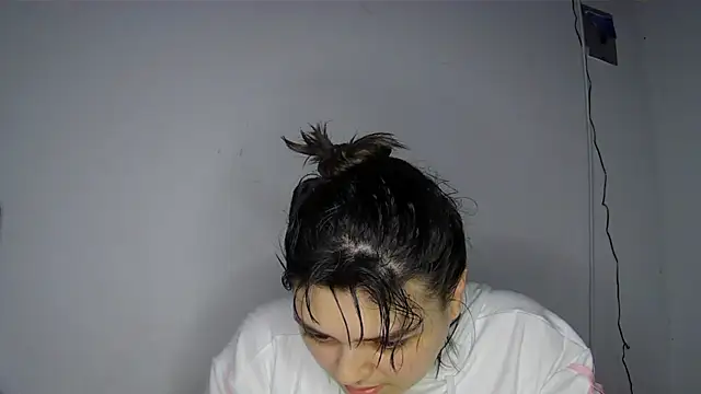 Snapshot of soysara15 chatting on June 16, 2:36 am soysara15 online show from June 16, 2:36 am