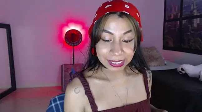 selene gils online show from March 13, 5:11 am