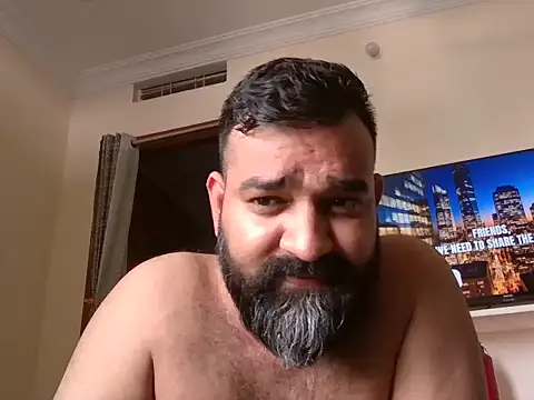Snapshot of Fun_Guuy chatting on May 11, 9:26 am Fun Guuy online show from May 11, 9:26 am