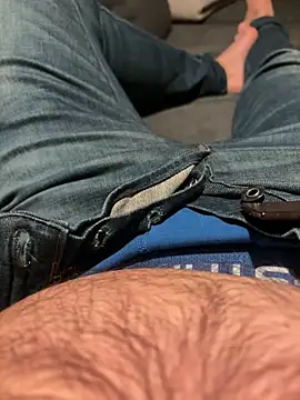 Snapshot of mrniceguy198 chatting on December 20, 9:00 pm mrniceguy198 online show from December 20, 9:00 pm