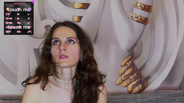 Snapshot of hailey_peach chatting on February 22, 3:34 am hailey peach online show from February 22, 3:34 am