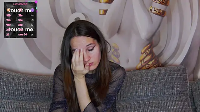 Snapshot of hailey_peach chatting on March 6, 12:32 am hailey peach online show from March 6, 12:32 am