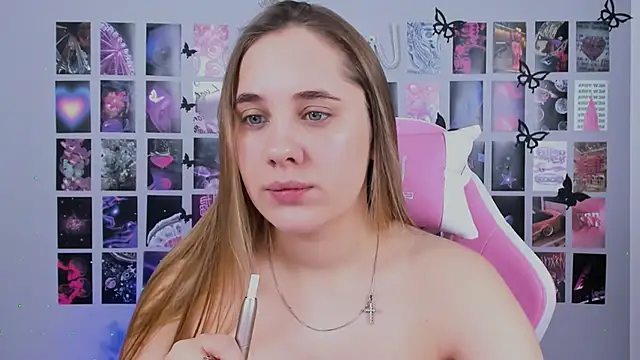 Snapshot of MiaMilas chatting on March 7, 6:24 am MiaMilas online show from March 7, 6:24 am