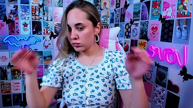 Snapshot of MiaMilas chatting on September 8, 5:23 pm MiaMilas online show from September 8, 5:23 pm