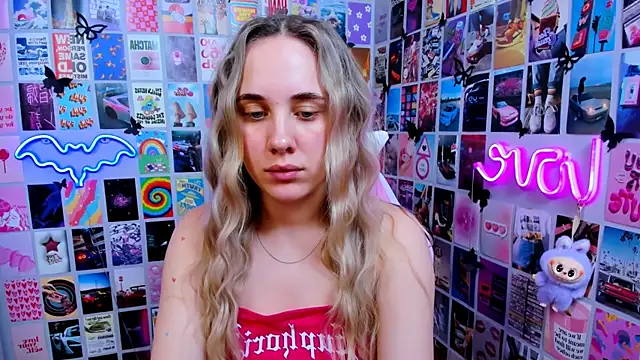 MiaMilas online show from February 18, 2:46 pm