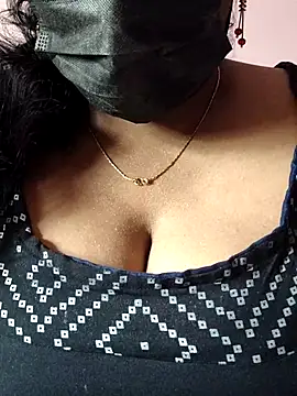 mallu-sumi online show from November 28, 4:15 am