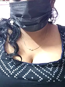 mallu-sumi online show from December 5, 6:04 pm