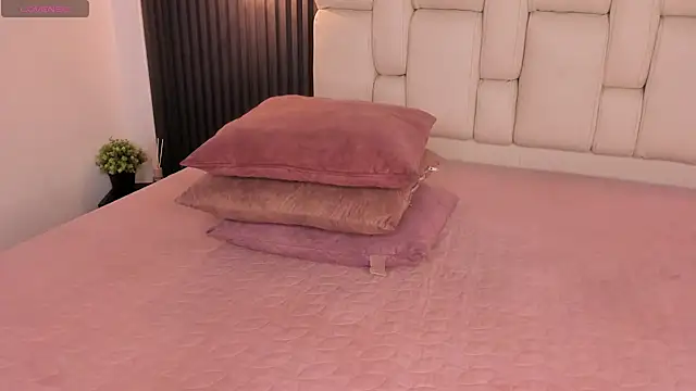 kristakinnky online show from June 8, 12:27 pm
