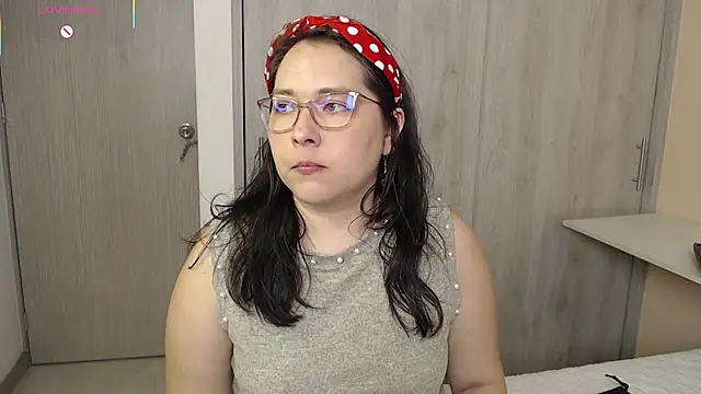 May Carlier online show from October 9, 9:24 pm