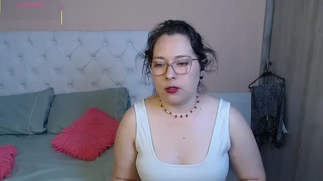 May Carlier online show from December 2, 3:56 am