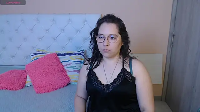 Snapshot of May_Carlier chatting on January 5, 8:23 pm May Carlier online show from January 5, 8:23 pm