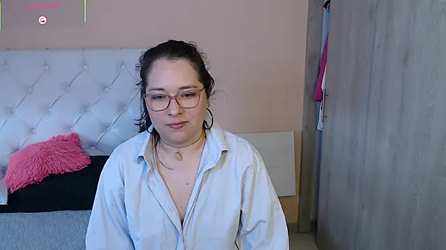 Snapshot of May_Carlier chatting on January 18, 9:29 pm May Carlier online show from January 18, 9:29 pm