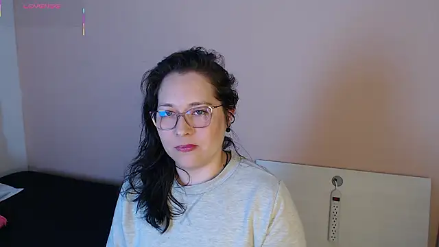 Snapshot of May_Carlier chatting on February 3, 12:42 am May Carlier online show from February 3, 12:42 am