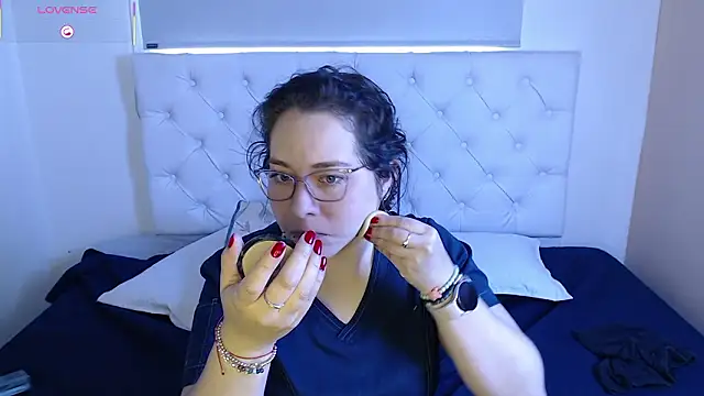 Snapshot of May_Carlier chatting on February 8, 8:23 pm May Carlier online show from February 8, 8:23 pm