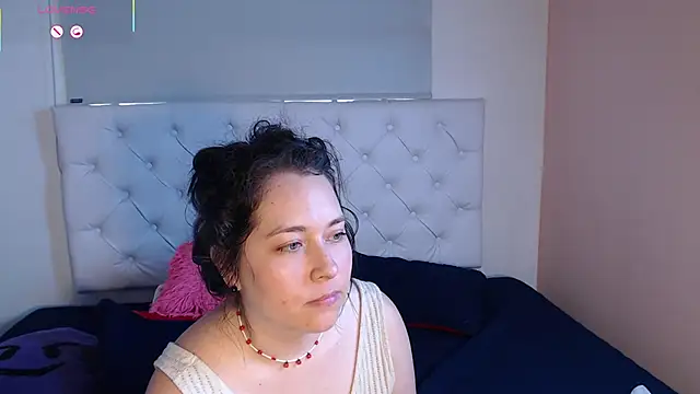 Snapshot of May_Carlier chatting on March 6, 8:16 pm May Carlier online show from March 6, 8:16 pm